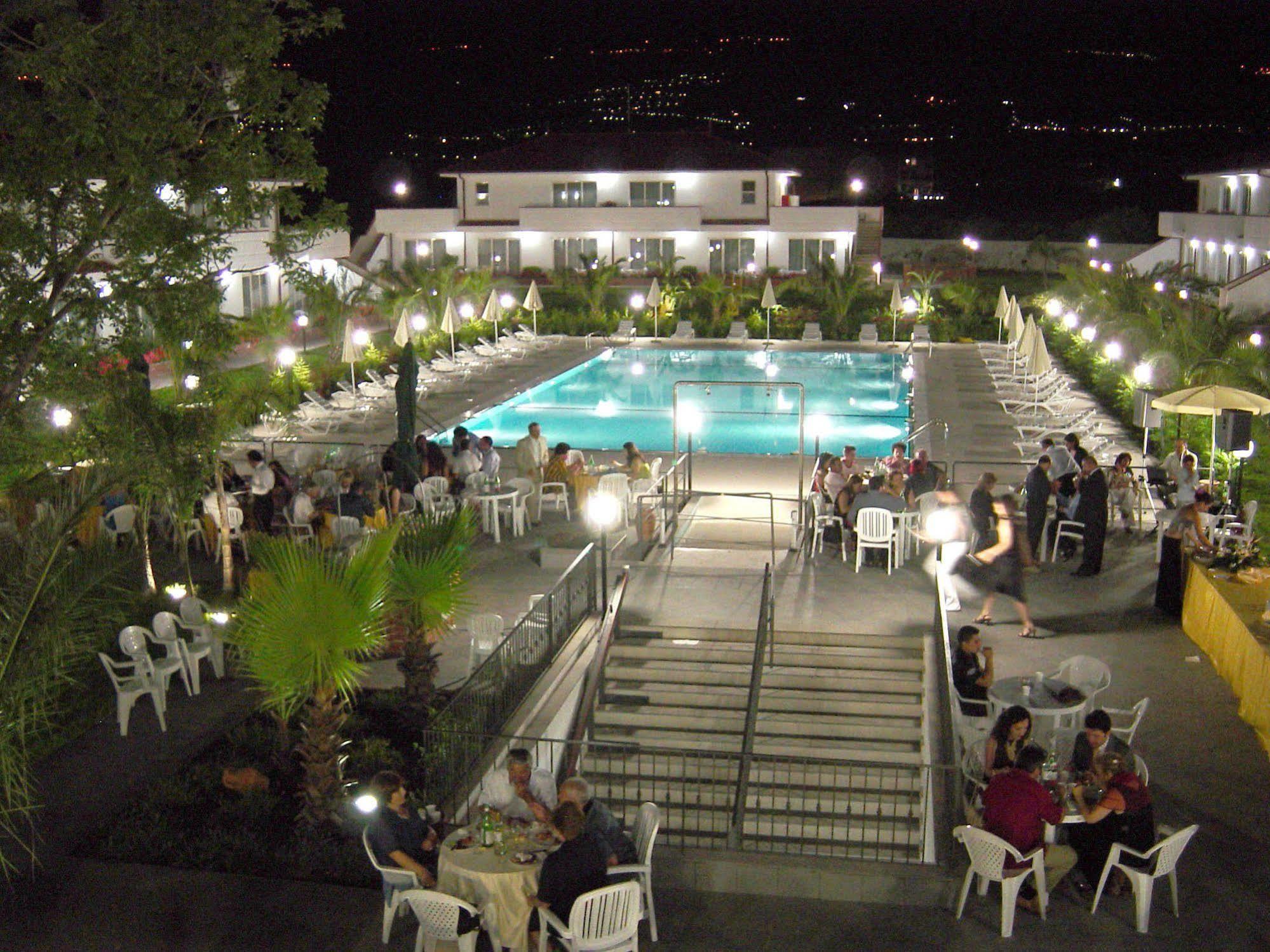 King'S House Hotel Resort Mascali Ngoại thất bức ảnh